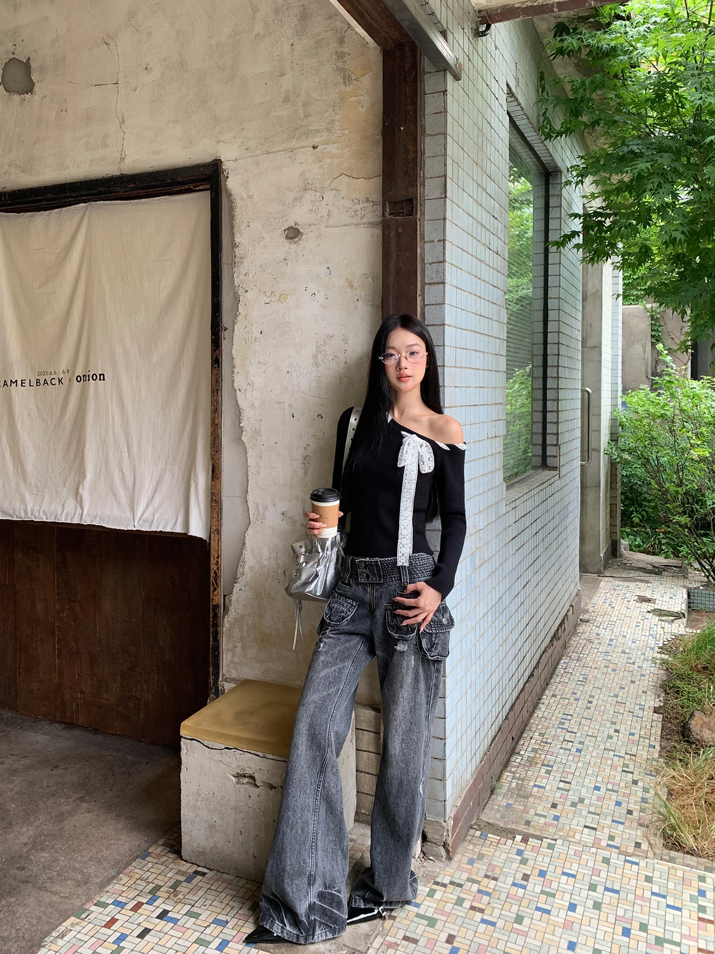 سترة قصيرة سوداء للنساء بأسلوب كسول وعصري، ذات إحساس راقي، تكشف الكتفين، محبوكة للارتداء الداخلي، مناسبة للعمل، تصميم مستقيم