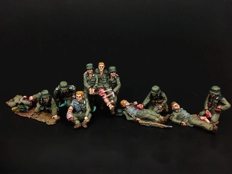 

1/72 Scale Diecast Resin Figure Model Kit WWII German Wounded and Medics 11 Figures Unpainted