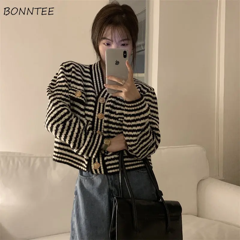 

Striped Cropped Cardigan Women Knitting Long Sleeve Baggy Pockets Stylish Elegant Ulzzang Chic Retro Vintage Sweaters All-match