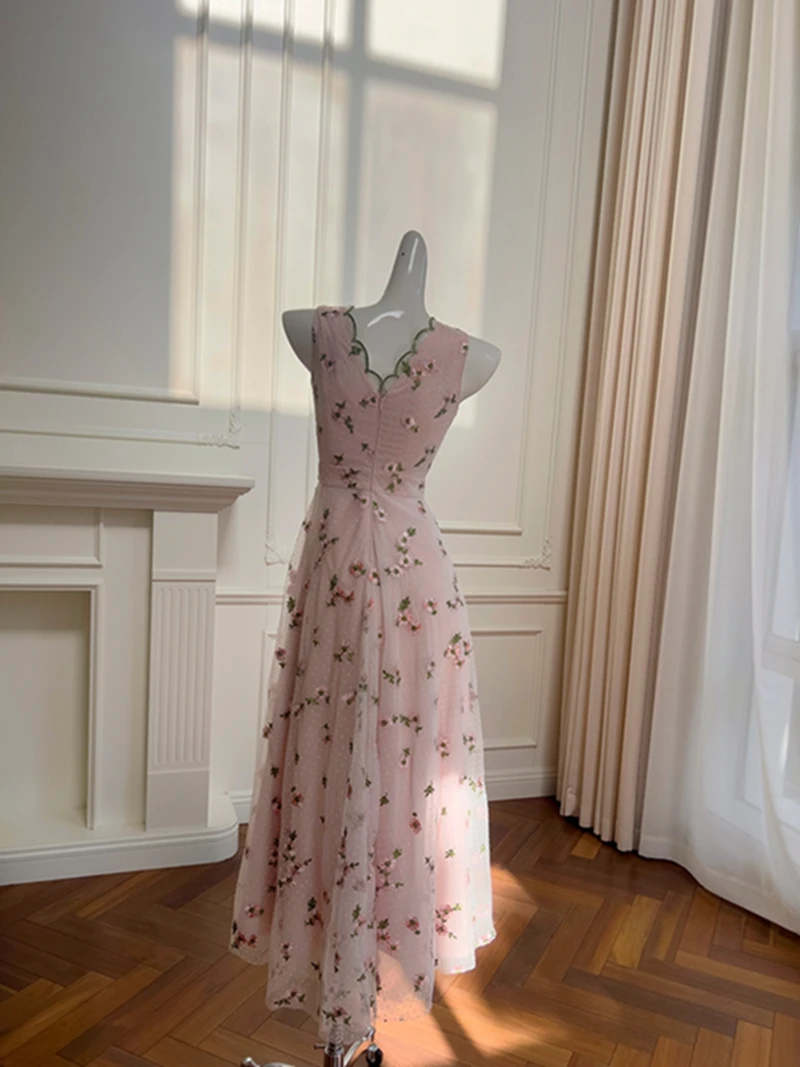 2026년 봄 섹시한 V넥 하이웨이스트 핑크 플로럴 자수 드레스 롱 스커트 여성 의류 스위트 슬레 A라인 드레스