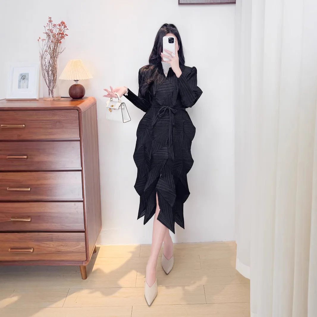 มิยาเกะชุดสีทึบ 2025 ฤดูใบไม้ผลิและฤดูร้อนใหม่หลวมเจ็ดในสี่แขนรอบคออารมณ์มือจีบกระโปรงยาว