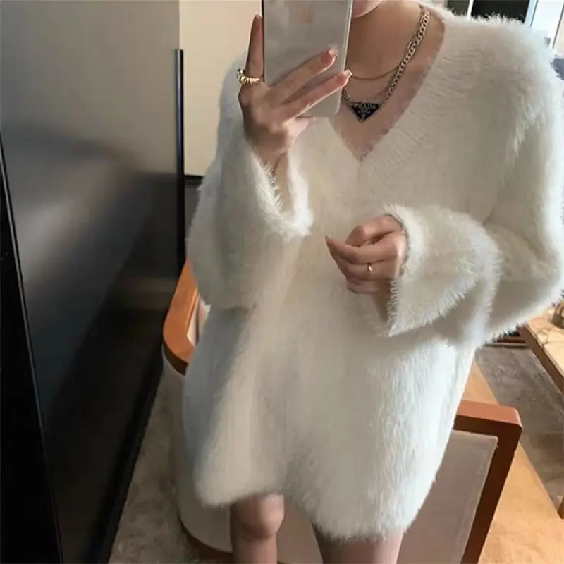 

Korean Version Lazy Fashion Casual V-Neck Mink Autumn And Winter Soft Glutinous Mohair Thickened Knitted Sweater For Women