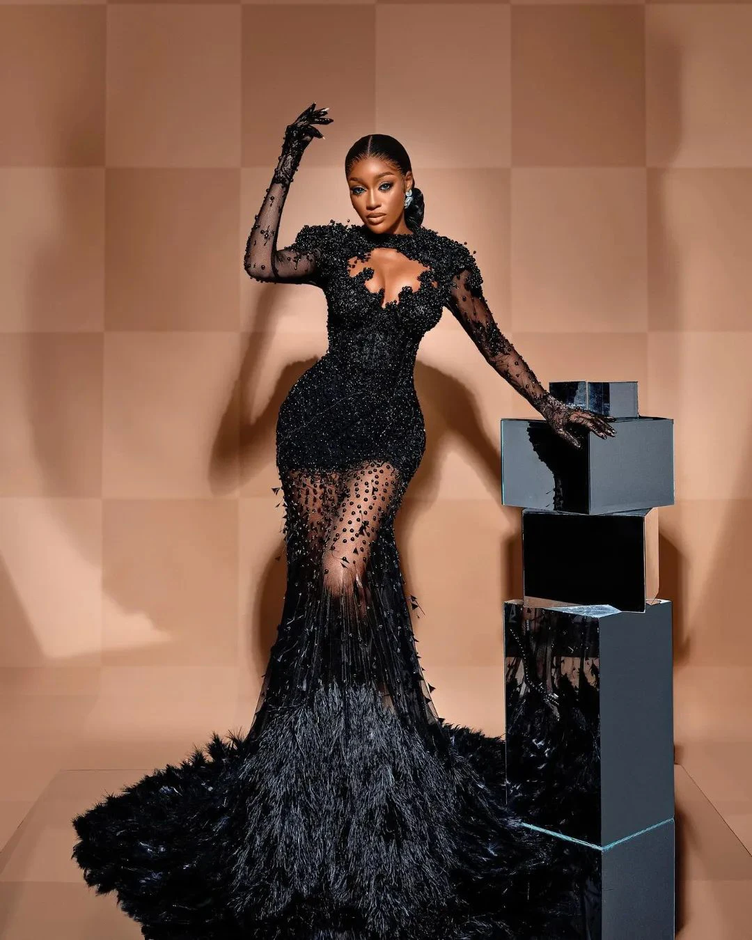 Luxury Black Girls Mermaid Evening Dress Feathers Pearls Prom Gowns Illusion Long Sleeves Party Dresses Custom Made