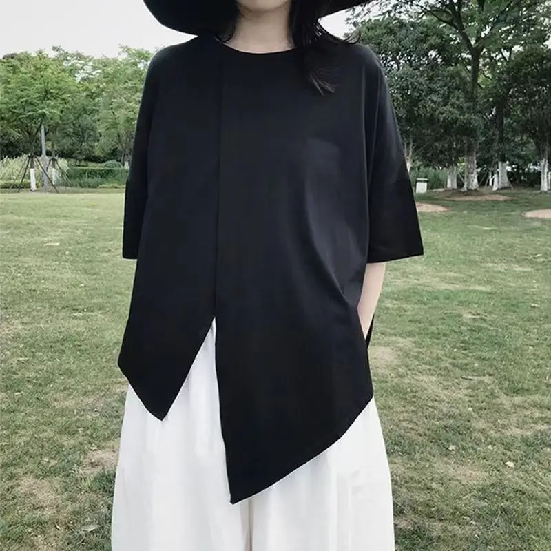Niche Symmetrical T-shirt with Slimness and Looseness Irregular Belly-covering Top