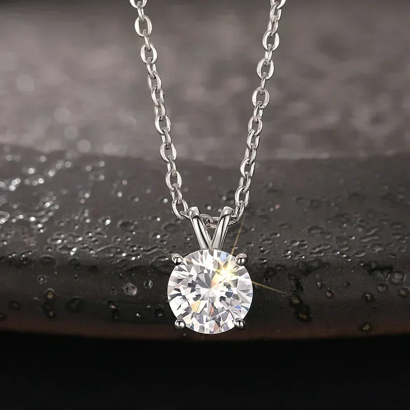 New High End Cubic Zirconia V-shaped Connection O-shaped Chain Neck Chain Elegant and Simple Round Geometric Jewelry Accessories