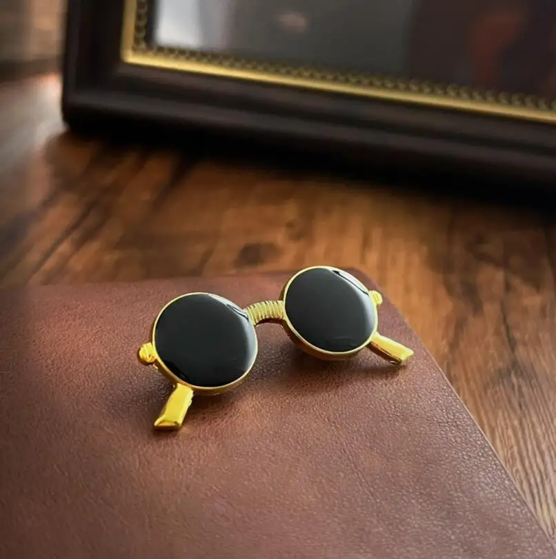 Punk Style Mini Sunglasses Brooches Vintage Design Metal Glasses Shaped Pins Women Men Party Clothing Accessories