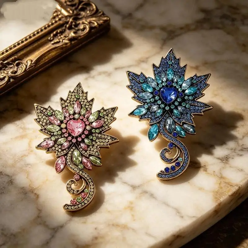 Court Style Vintage Rhinestone Leaf Brooch Exquisite Workmanship Lapel Pin for Women Wedding Bridal Party Wear Perfect Gift
