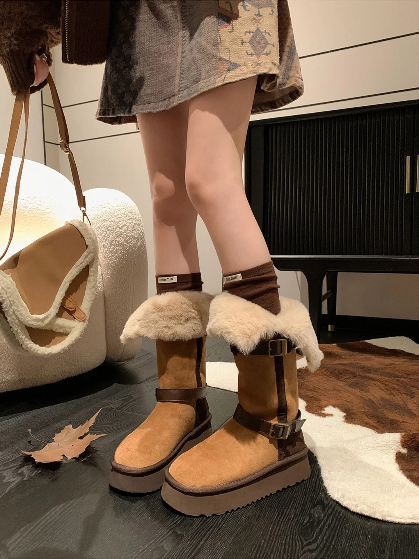 

Зимние зимние ботинки Thi Bot на меховой подкладке, женские высокие ботинки, противоскользящие, теплые, хлопковые, корейские, с круглым носком, водонепроницаемые...