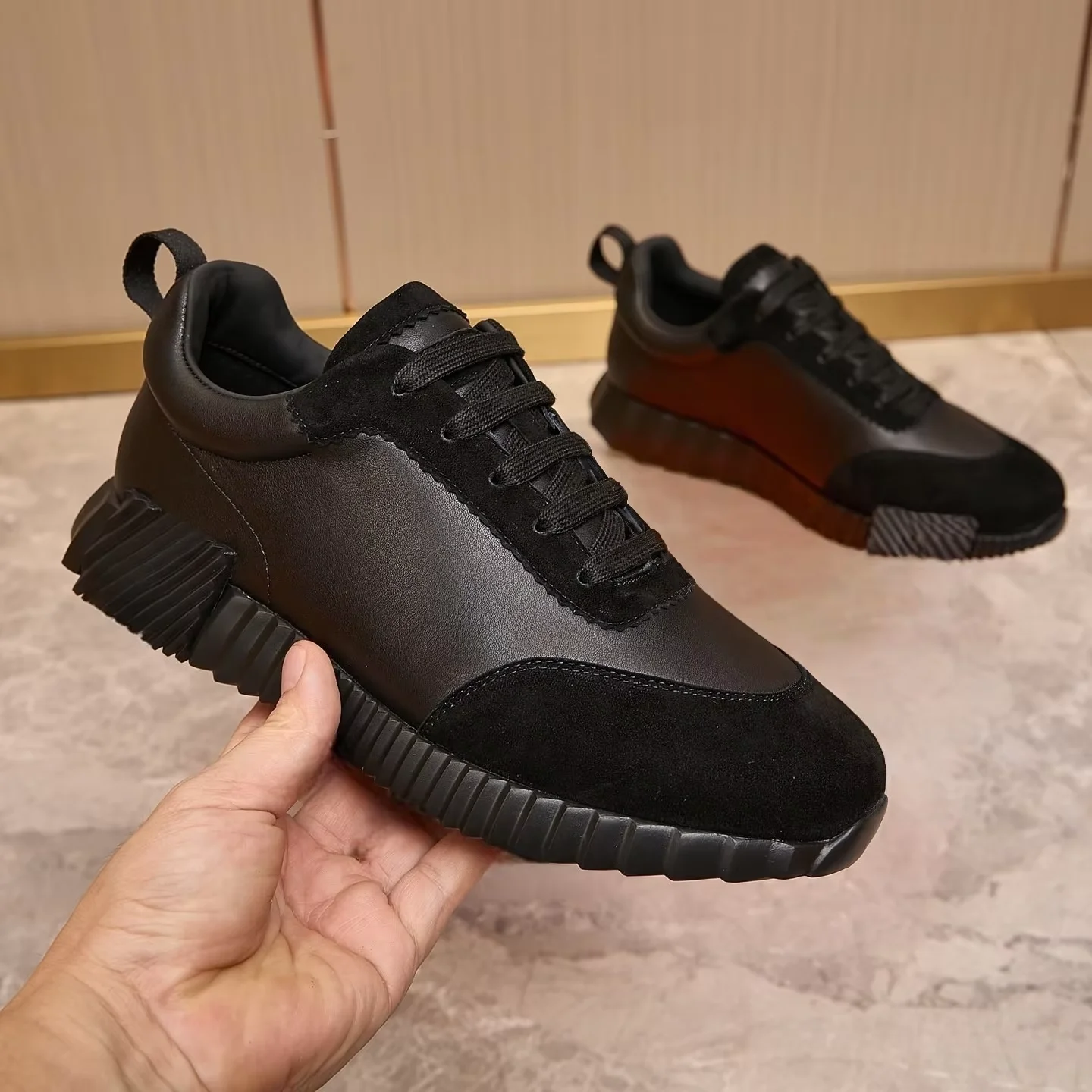 Ladies New spring Casual Sports Shoes, fashion, individuality, fashionable flat sports shoes, leather mesh, breathable running