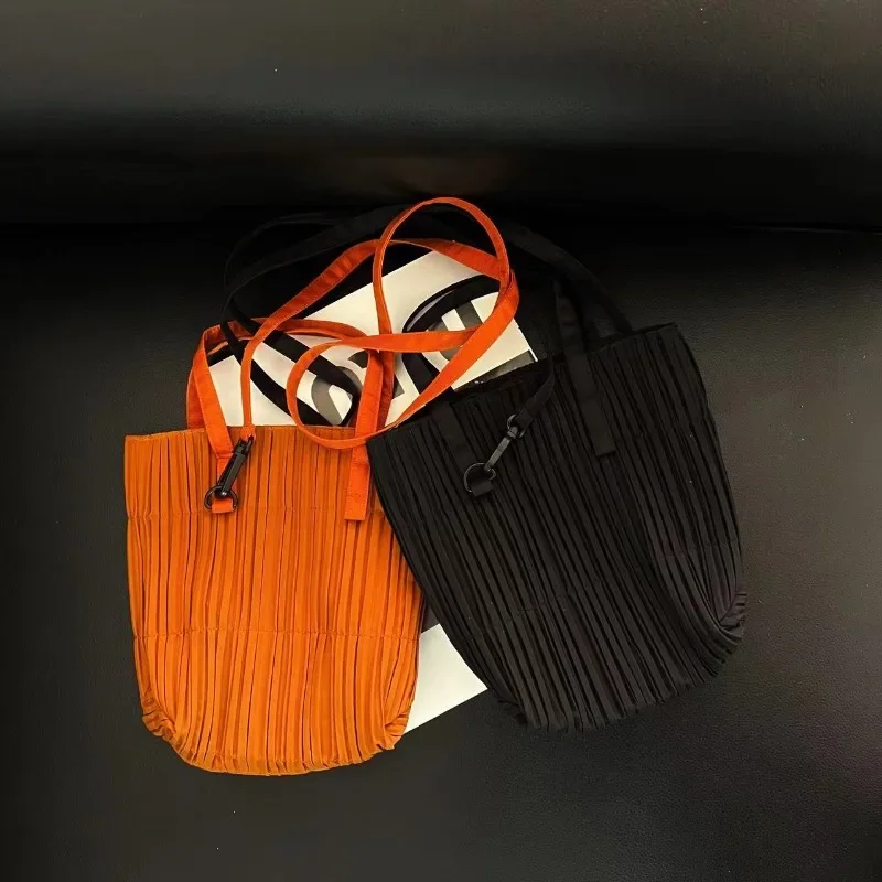 

SMVP Pleated Solid Color Handbag Fashion Casual Original Design Creative Large Capacity Handbag 2025 New