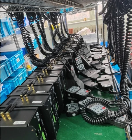 DC12V 200 واط 400 واط SAE القياسية صفارة الإنذار سيارة إسعاف وشاحنة إطفاء صفارة الإنذار مكبر للصوت نظام إنذار الطوارئ