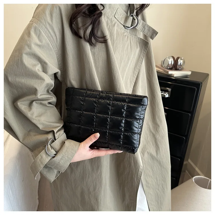 Neue einfarbige Reise-Kosmetiktasche für Damen, große Kapazität, Make-up-Organizer-Tasche, Kosmetiktasche, gepolsterte, gesteppte Make-up-Aufbewahrungstasche