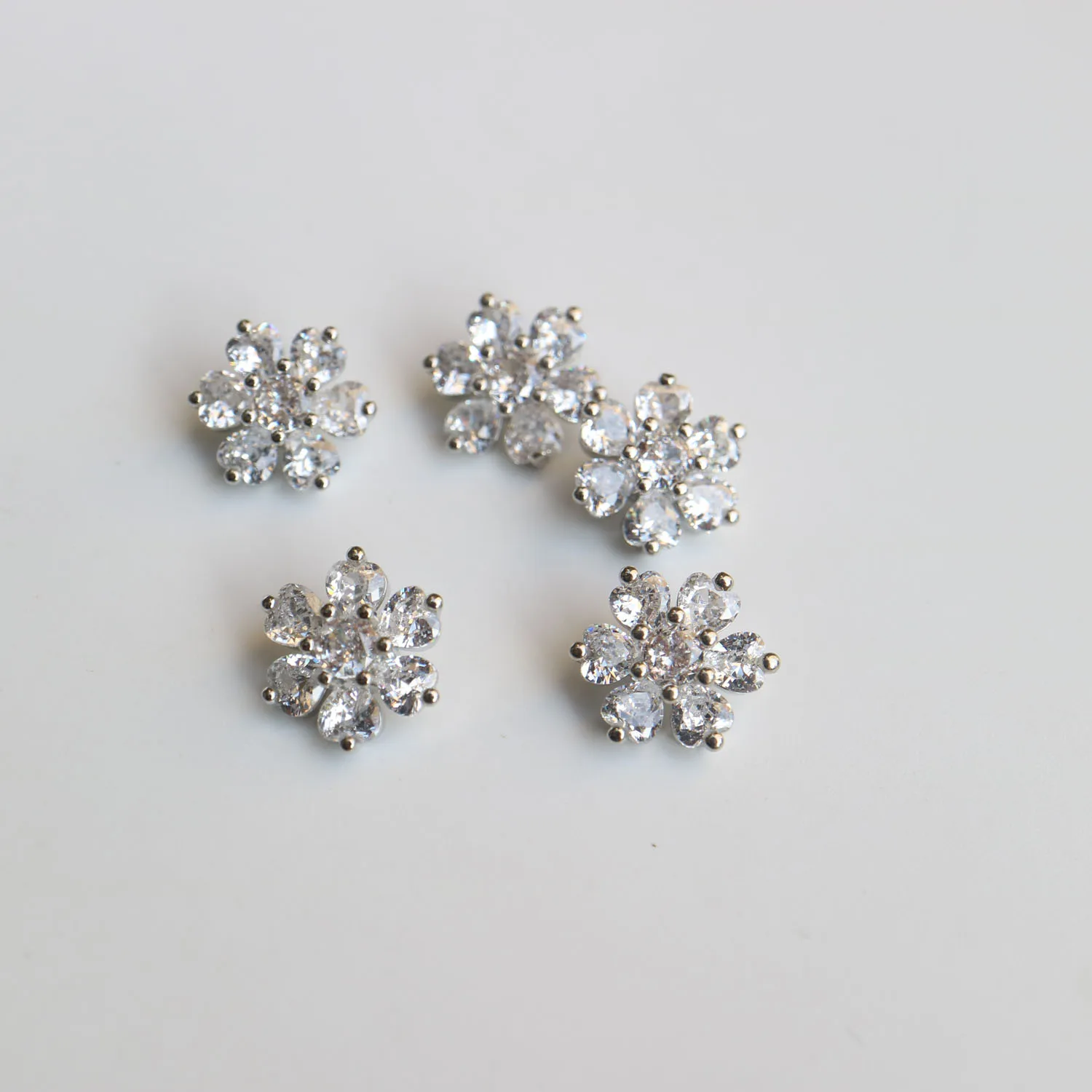 5pc/lot DIY heart flower crystal buttons Cubic zirconia button for coat Rhinestone CZ jewellery sewing buttons for clothes