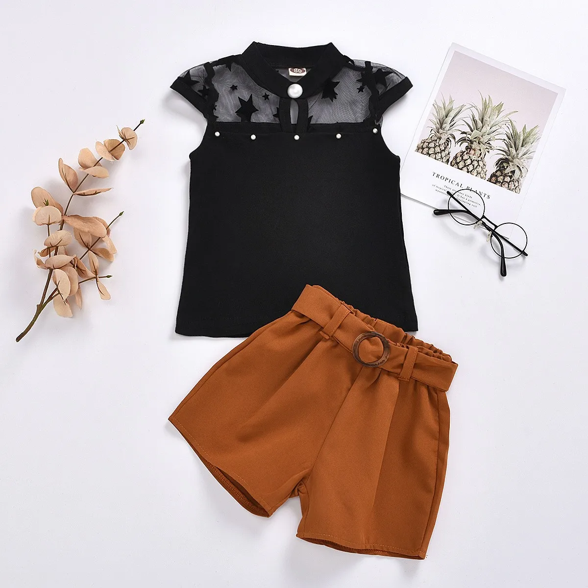 

Летний комплект для девочек: черный кружевной топ, коричневые шорты и пояс (3 предмета) для малышей