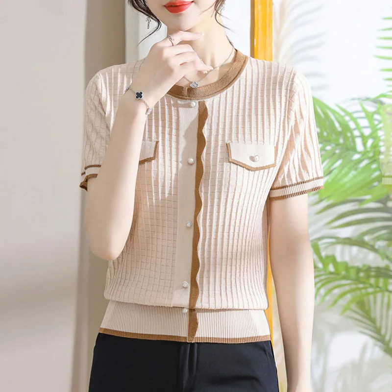 เสื้อสเวตเตอร์ถักผู้หญิง แขนสั้น แบบใหม่ เสื้อไหมพรมคอโอ แต่งลายปะติด รุ่น Q2818