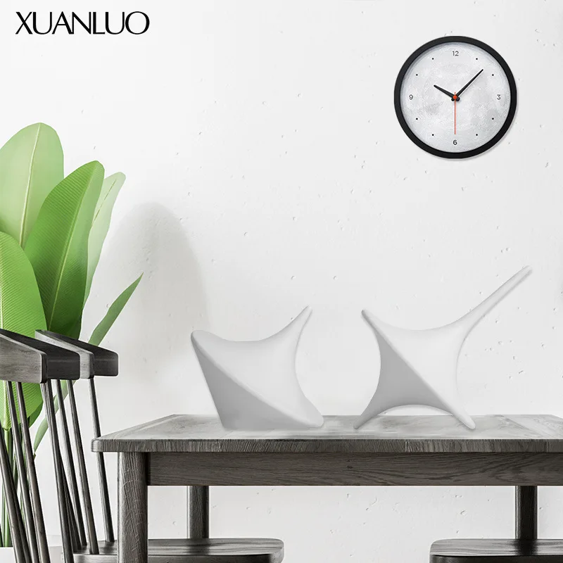 European-style gyroscope resin ornament, creative soft furnishings for study and living room, home décor piece