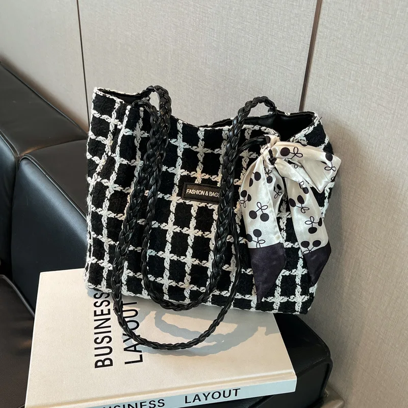 Women's Shoulder Bags Korean Plaid Fashionable Portable Simple Versatile Large Capacity Tote Bags Commuting Shopping Handbags