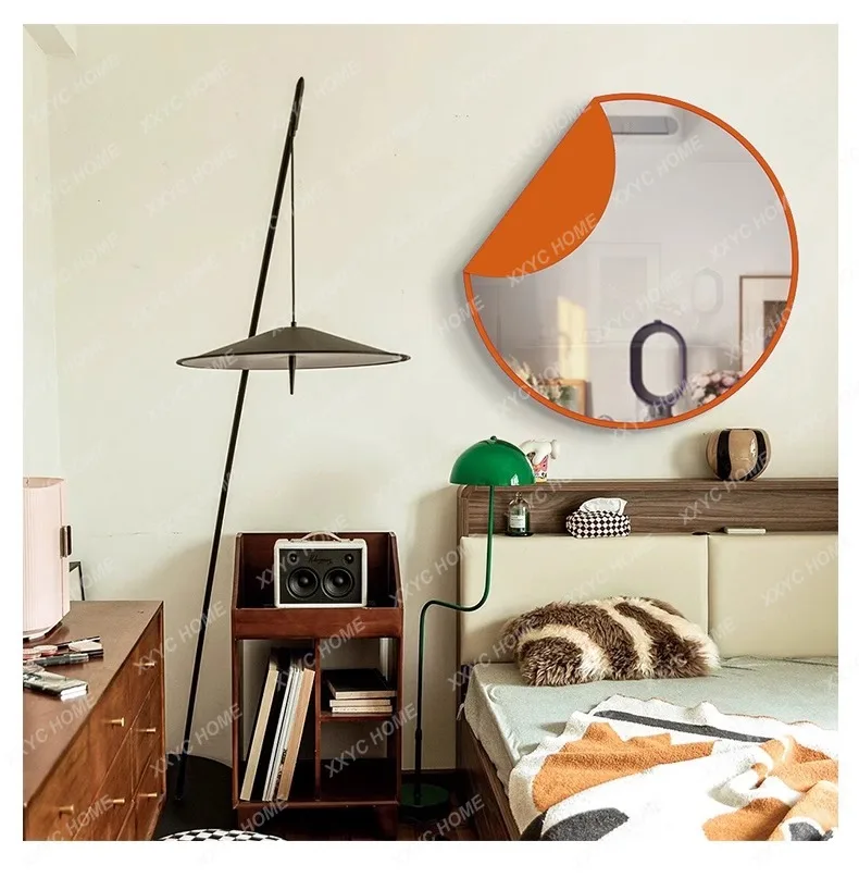 Modern decoration in the context of antique high-end cafe dopamine wall jewelry
