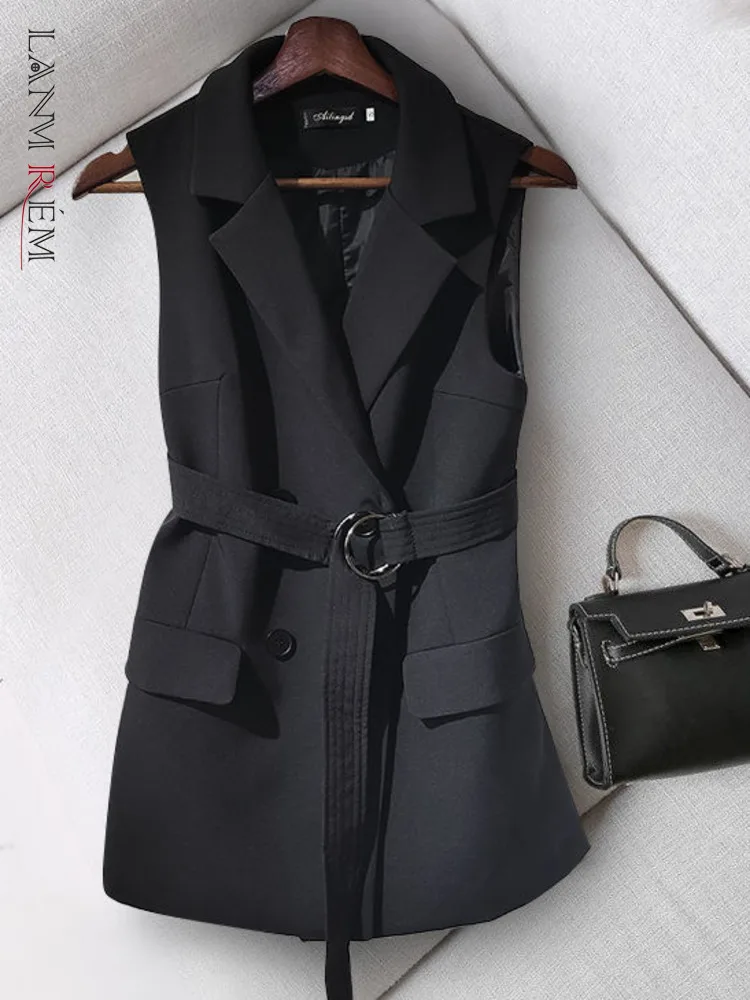 LANMREM Metal Buckle Black Belt Vest For Women Notched Collar Pockets Outerwear Trendy Coats Female 2024 Autumn New 2DA5752