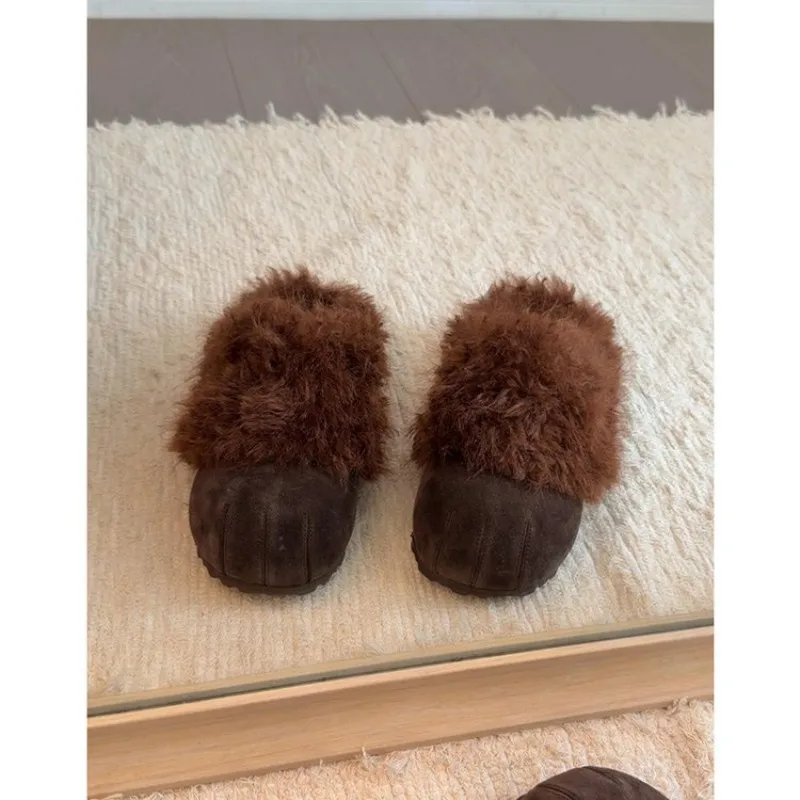 Neue Wintermodelle: Warme und vielseitige Outdoor-Schuhe zum einfachen Anziehen. Retro-Hausschuhe im runden Stil, mit flauschiger, rutschfester Sohle und erhöhter Absatzhöhe. – Detail 4