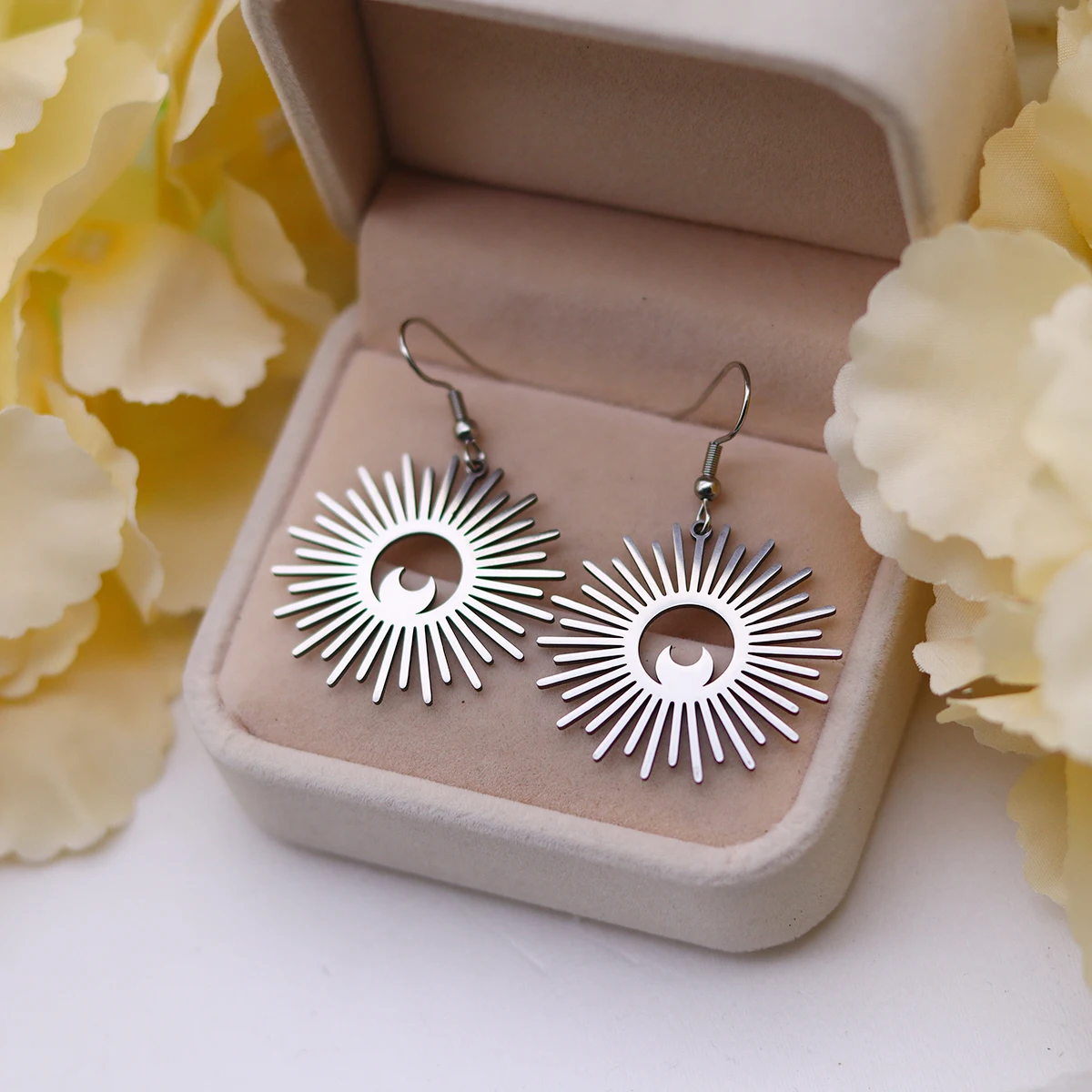 Kinitial Fashion Sunburst Moon Anhänger Piercing Ohrringe Damen Boho Edelstahl Schmuck Geschenk für Sie