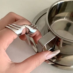 Simple Punk Hollow Index Finger Knuckle Ring Retro Bendable Chunky Ring Fashion Jewelry Gothic Statement Joint Rings Y08E