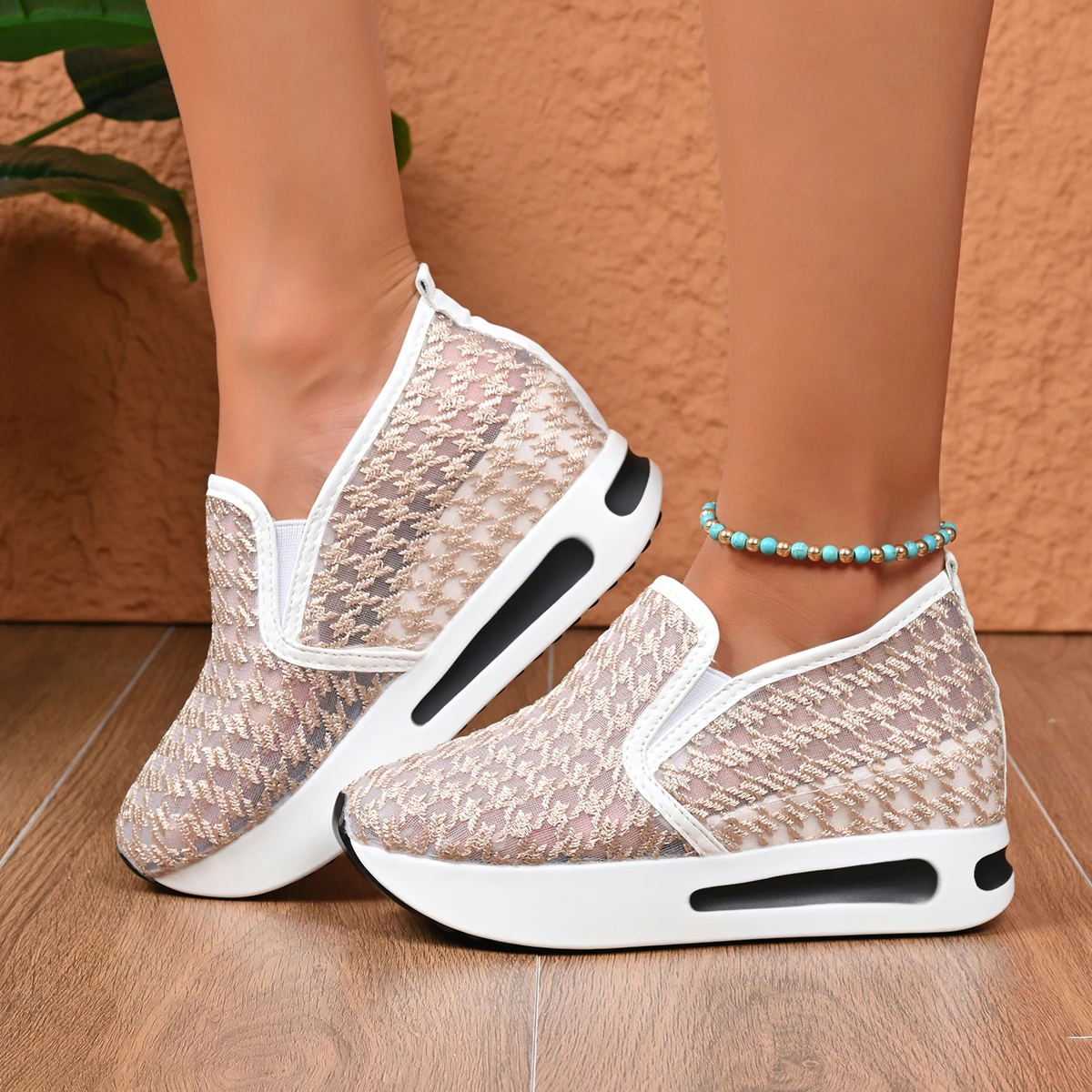 

Women's 2026 New Embroidered Decorative Thick-soled Loafers Spring Summer Plus Size Mesh Breathable Casual Wedge Low-top Shoes