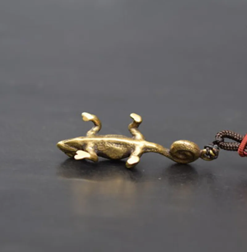 Lizard Chameleon Statue Pendant Gecko Pendant Brass Miniature Antique Lizard Sculpture Decorative Statue