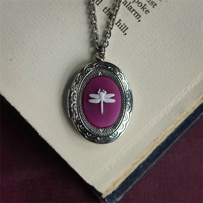 Gothic Vintage Black Red Purple Dragonfly Pendant Necklace Women\'s Retro Oval Collarbone Necklace Witch Jewelry Gift Accessories