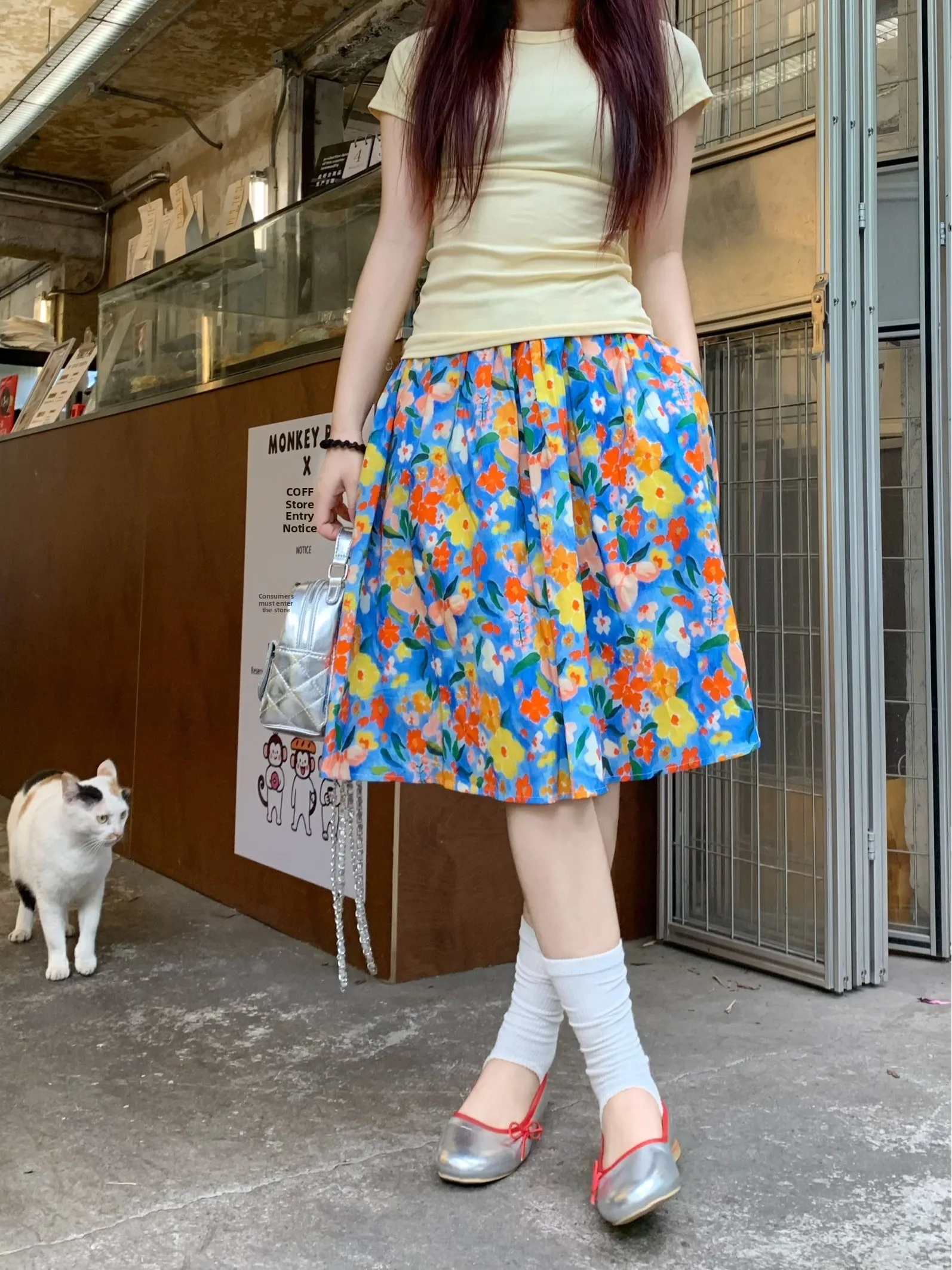 

Элегантная юбка А-силуэта с цветочным принтом в стиле масляной живописи, женская летняя модная универсальная юбка миди, удобная, дышащая, комфортная.