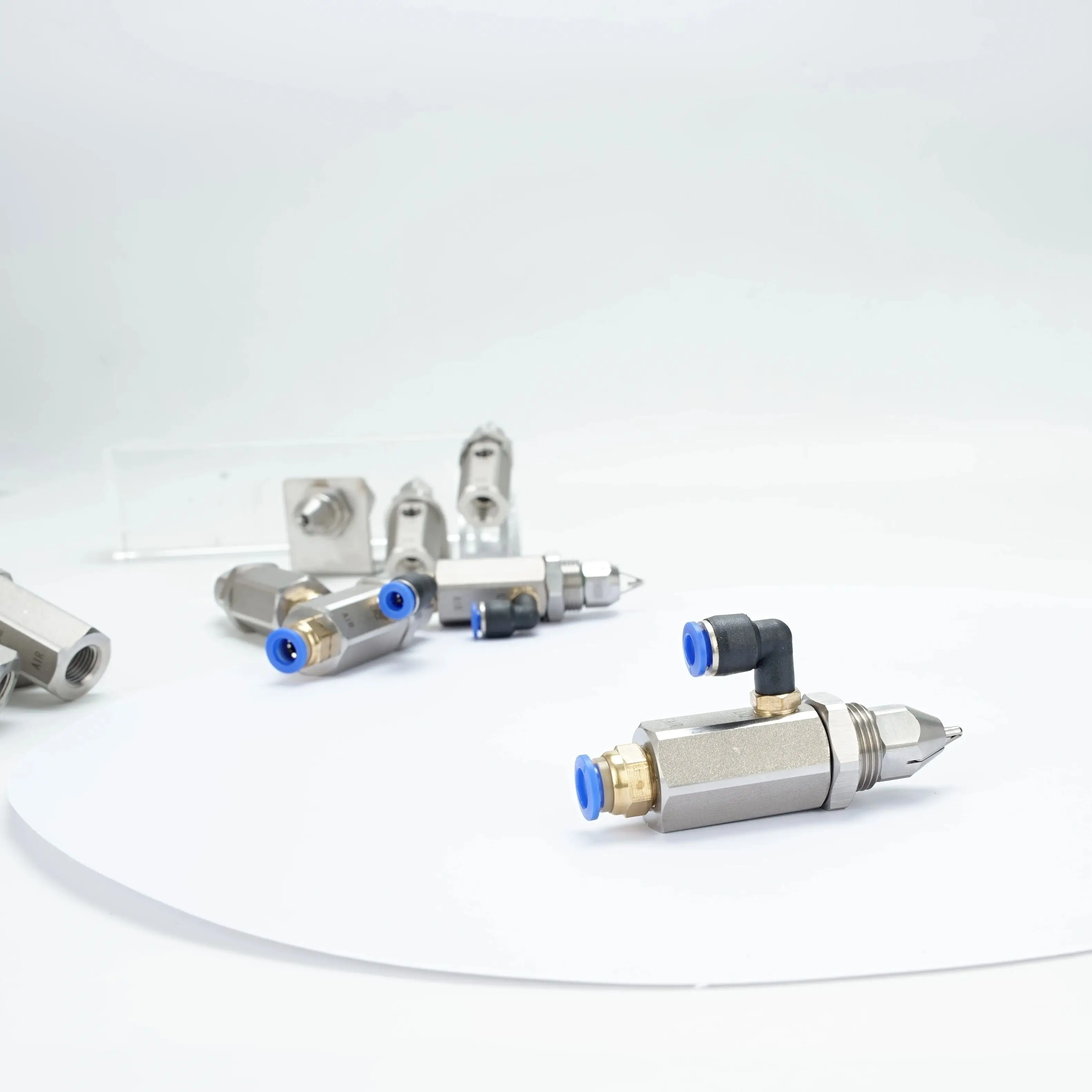 SS304 Dry Fog Ultrasonic Air Atomizing Nozzle 30/60/80 Degree Super Fine Mist Nozzle for Industrial Dust Removal & Humidifying