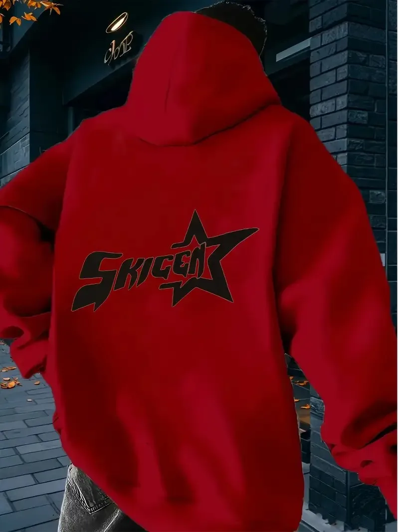 يتميز القميص الرجالي الجديد بقلنسوة لربيع وخريف 2025 بطباعة كاجوال عصرية ومريحة بنمط نجمة ثلاثية الأبعاد