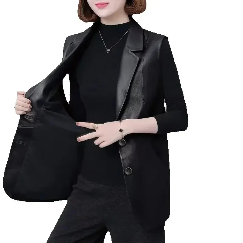 النساء سترات جلدية ضئيلة عادية بولي Leather سترة جلدية الإناث ملابس خارجية 2025New موضة أكمام صدرية سترة سوداء معطف المرأة