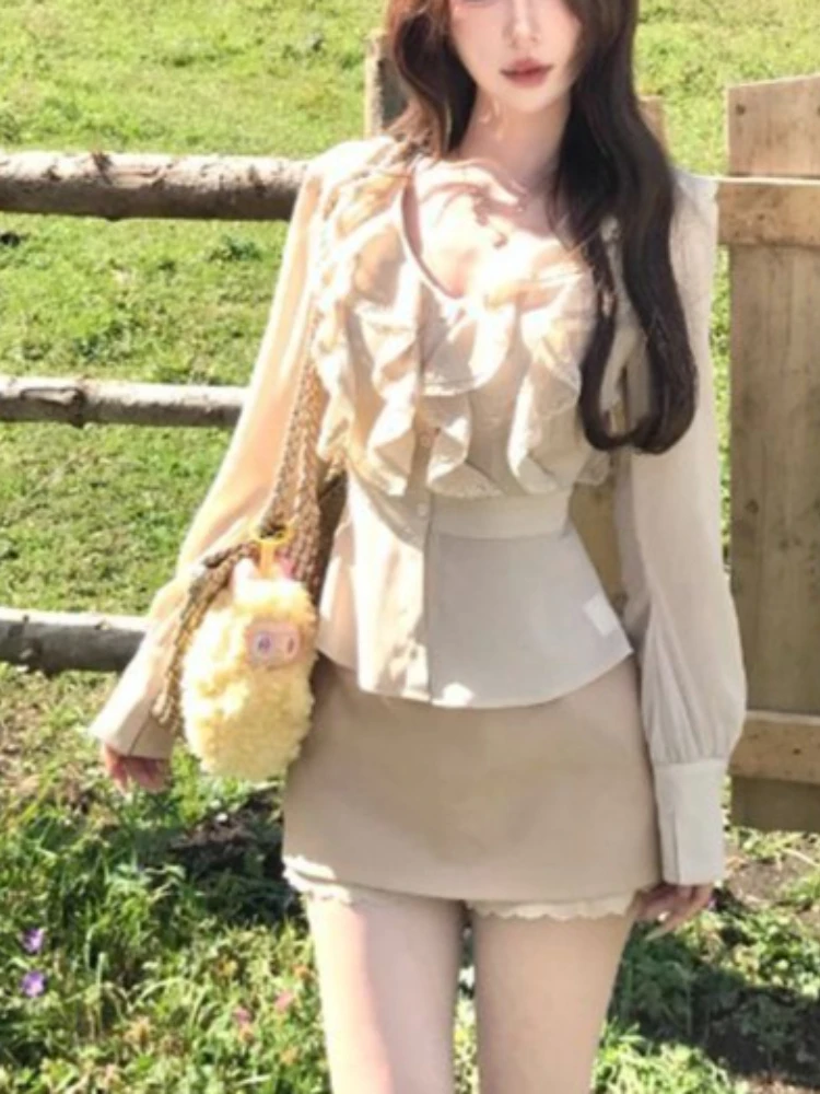 

Французский элегантный комплект из 2 предметов: кружевная блузка с рюшами + облегающая юбка с высокой талией. Шикарный повседневный стиль, популярная корейская одежда для офиса.