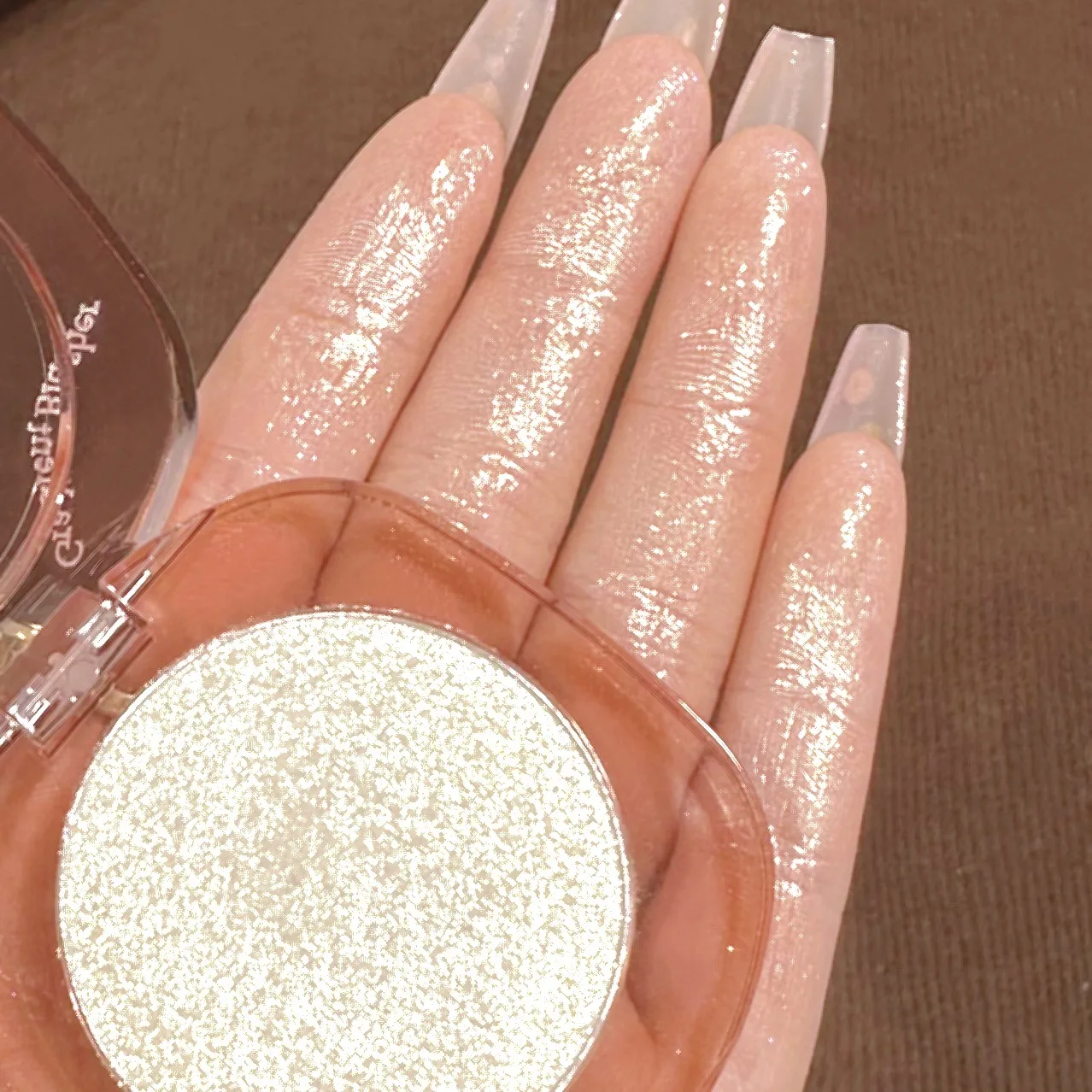 Vientiane Highlighter Powder Palette, with Fine Shimmer and Diamond-like Highlights and Contour Powder,Creamy Mousse Texture