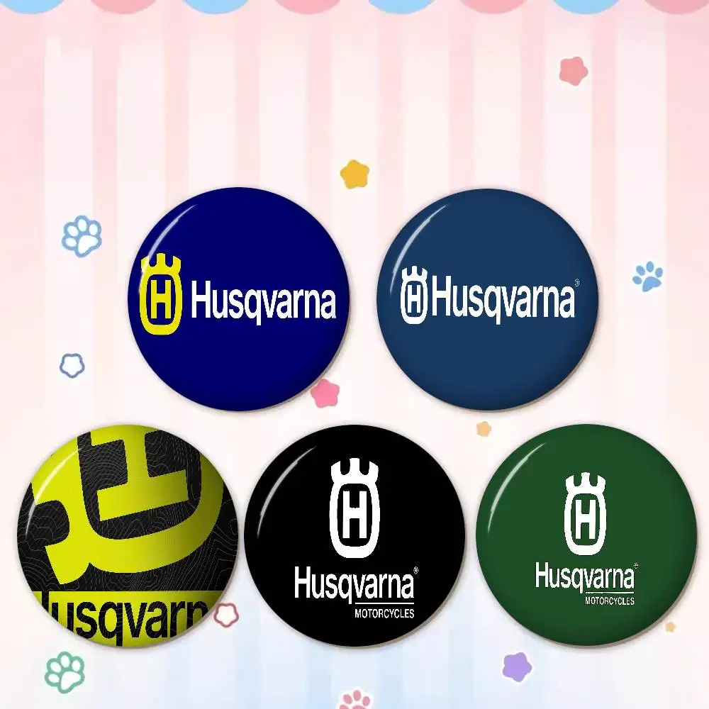 H-Husqvarnas Logo Creative Pins Funny Round Snap-in Brooch Badge Backpack Hat Accessories Jewelry Gifts for Friend - view 2