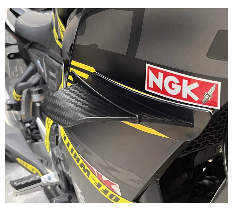 

Motorcycle Winglet Aerodynamic Side Wing Fin Spoiler For Yamaha YZF R1 R6 R25 Kawasaki Ninja H2 H2R For BMW S1000RR Honda H2 ABS