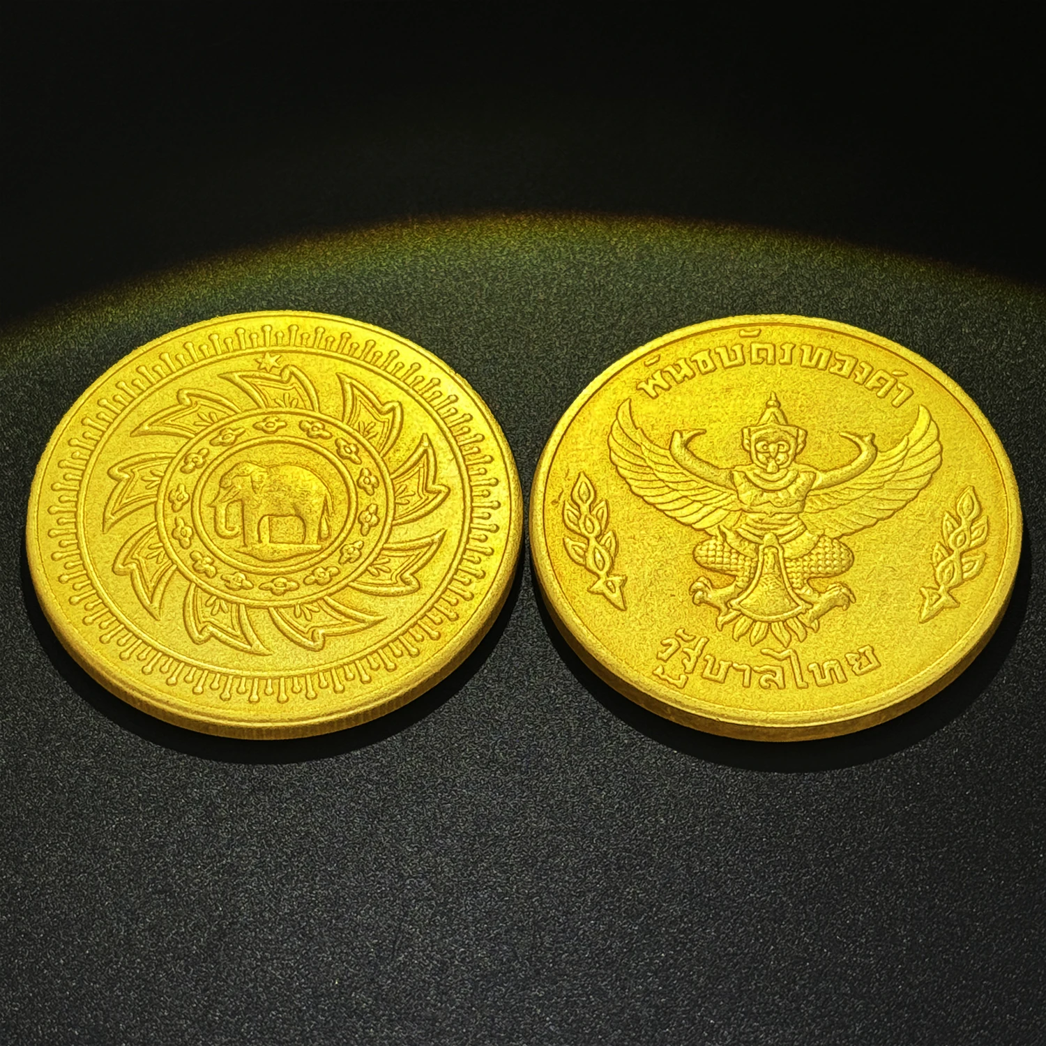 Estatua de Garuda misteriosa de Tailandia 1951/1864, réplica de moneda de oro del rey Rama IV, medalla artesanal para decoración del hogar, amuleto de la suerte, regalo, 1 ud.