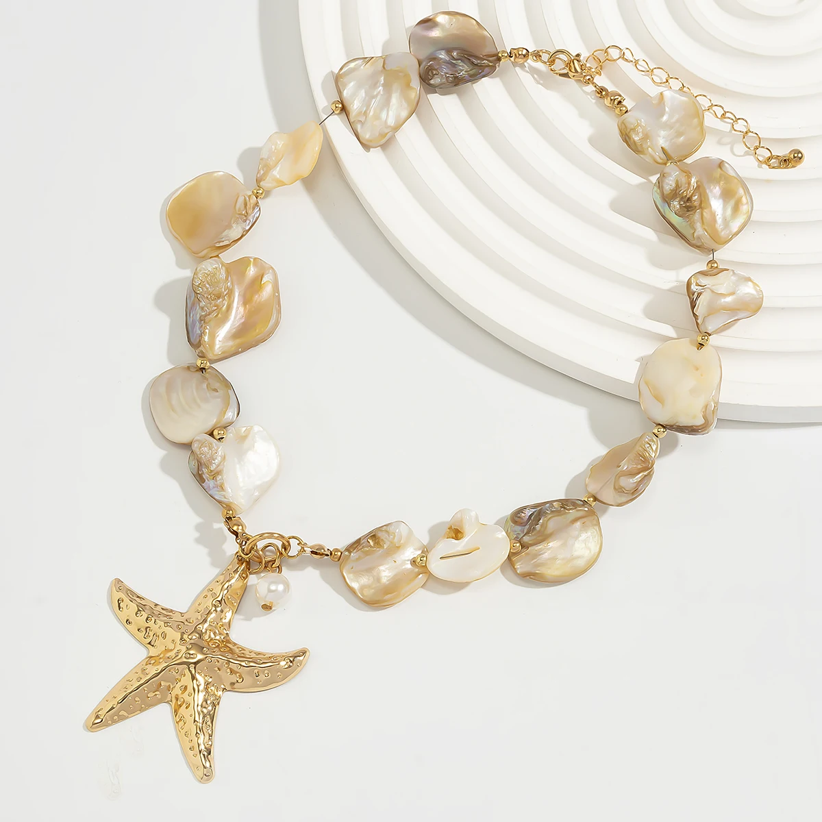 SHIXIN Beach Large Gold Color Starfish Pendant Necklace for Women Vintage Short Choker Necklace Collar Chain Jewelry on the Neck