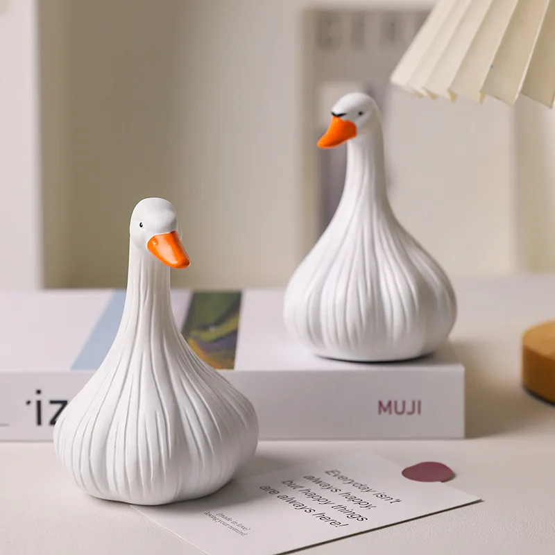 1PC Garlic Duck Desktop Sculpture Creative Desktop Workstation Stress Relief Emotional Stability Healing Decorative Ornament