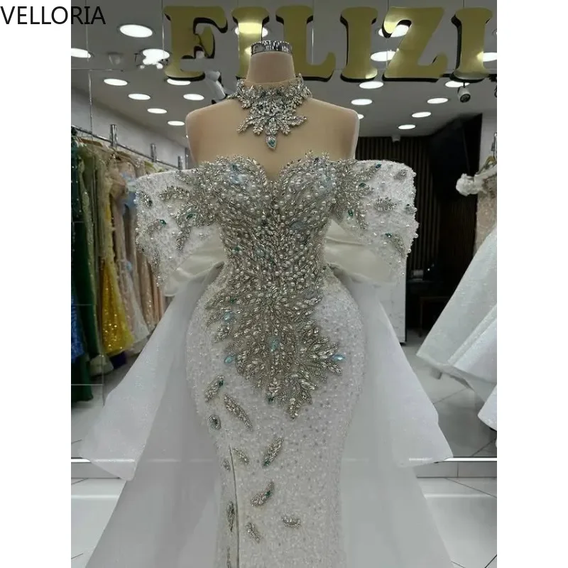 Vestidos de noite de luxo para mulheres fora do ombro sem mangas vestido de baile pérolas apliques trem cristal vestido de festa personalizado