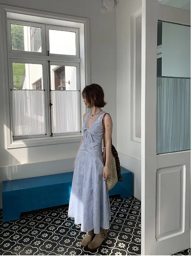 ​ ​ Dusty azul misto renda recorte vestido de verão feminino cintura definida sem mangas flowy verão bordado em camadas bainha floral impressão ​ ​