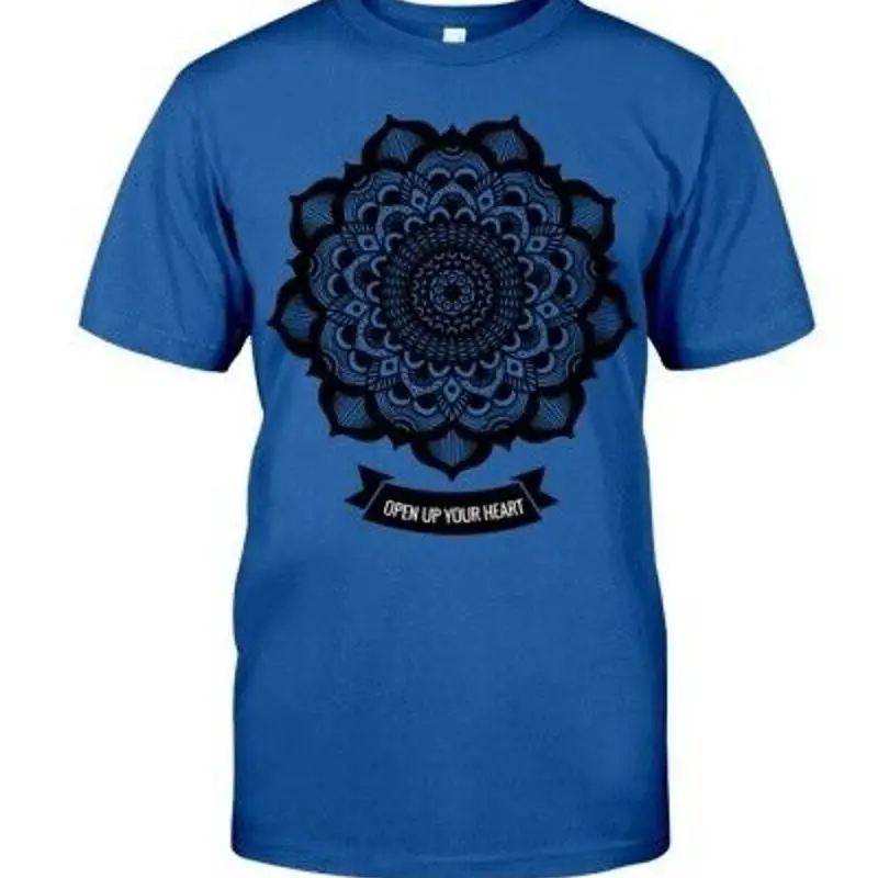 

Классическая футболка с иллюстрированной мандалой