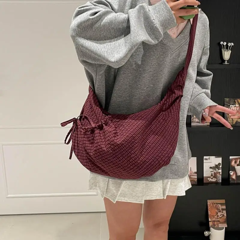 حقيبة كتف كسول بتصميمات مكشكشة وحقيبة قماش ذات سعة كبيرة للعمل والتسوق والسفر والكلية