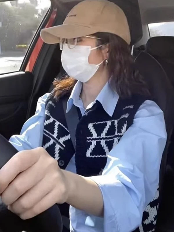 เสื้อคาร์ดิแกนถักไหมพรมสีเรโทร สไตล์หลวมสำหรับผู้หญิง เสื้อกันหนาวแบบเลเยอร์ แฟชั่นใหม่ สไตล์นักศึกษา เสื้อคลุมแฟชั่น