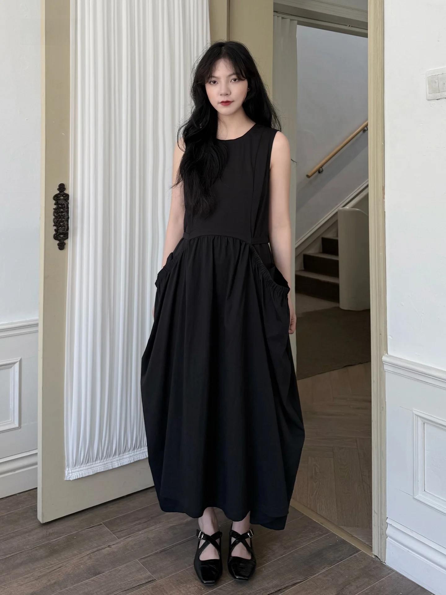 

Summer Elegant Waist-Cinching Sleeveless Dress with Heavy-duty Pockets And Draping Cotton Casual Style Women's Dress