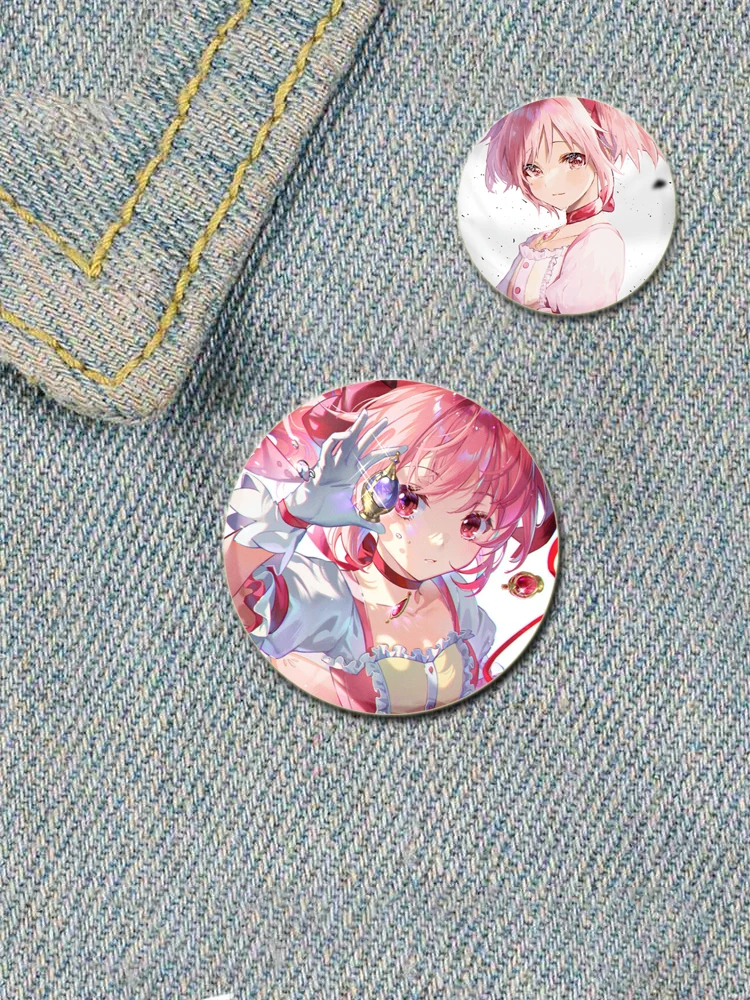 58mm Puella Magi Madok Magica Spille Anime Figure Madoka Homura Mami Kyoko Sayaka Spilla Distintivo per Zaino Accessori Gioielli