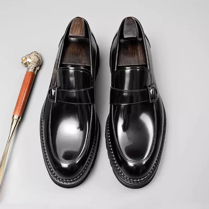 

High-end First-layer Cowhide Leather Shoes For Men Dress Shoes Patent Leather Shiny Surface Sheepskin Lining Buckle Casual Shoes