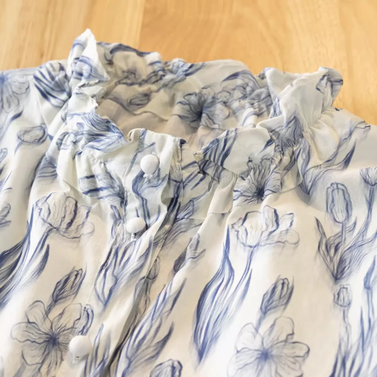 

2025 Japanese vintage clothes stand collar long sleeve cotton white blue tulip printed shirts and blouses elegant ladies clothes