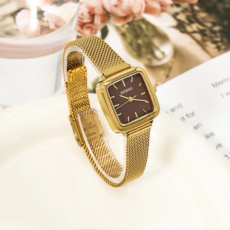 New Women'S Watch: High-End, FashionableLuxurious, Simple And VersatileWith A Vintage Burgundy Design.  Watches And Accessories.